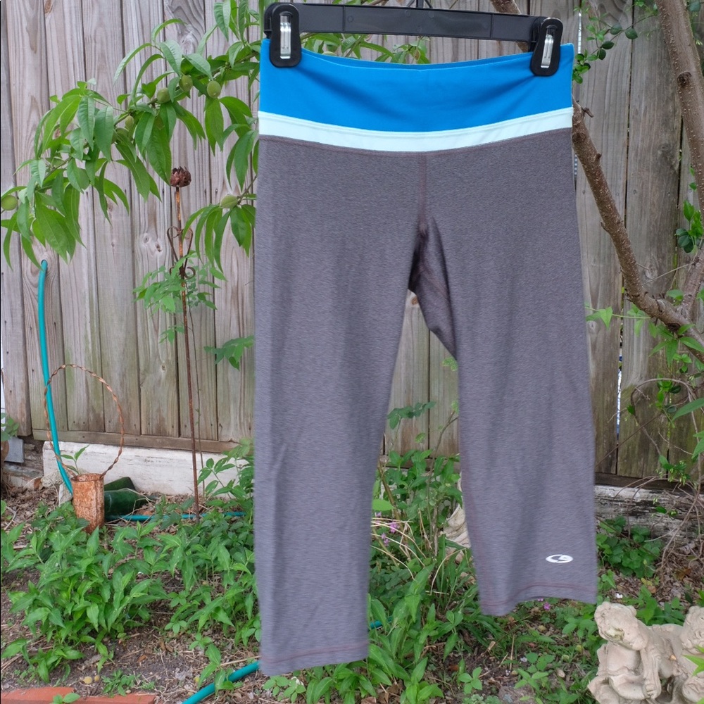 Colorblock Capri Leggings